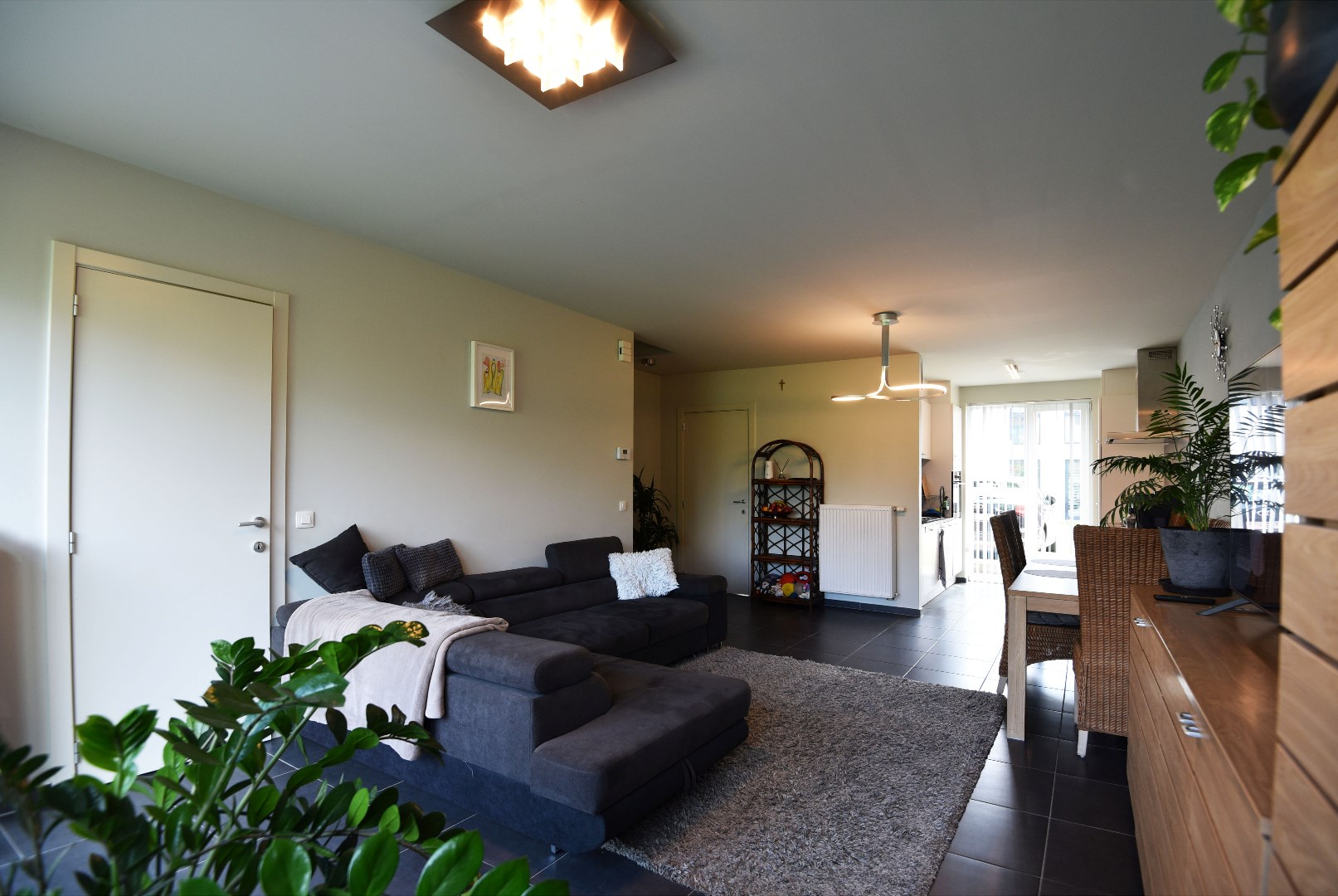 Recente woning met 3 slpks, tuin en 2 parkeerplaatsen te centrum Maldegem 