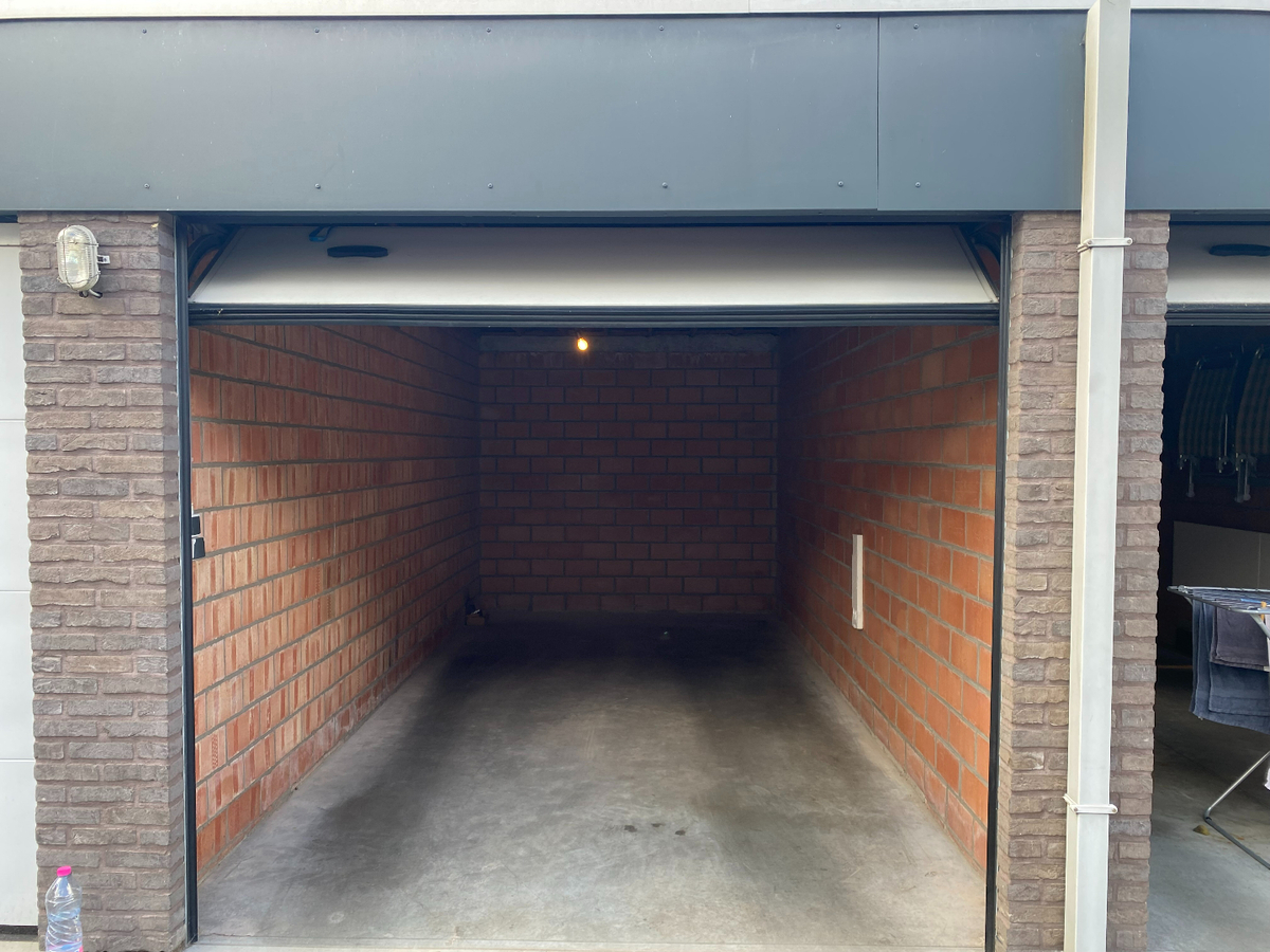 Ruim lichtrijk 2 slaapkamer appartement met alle nodige comfort. 