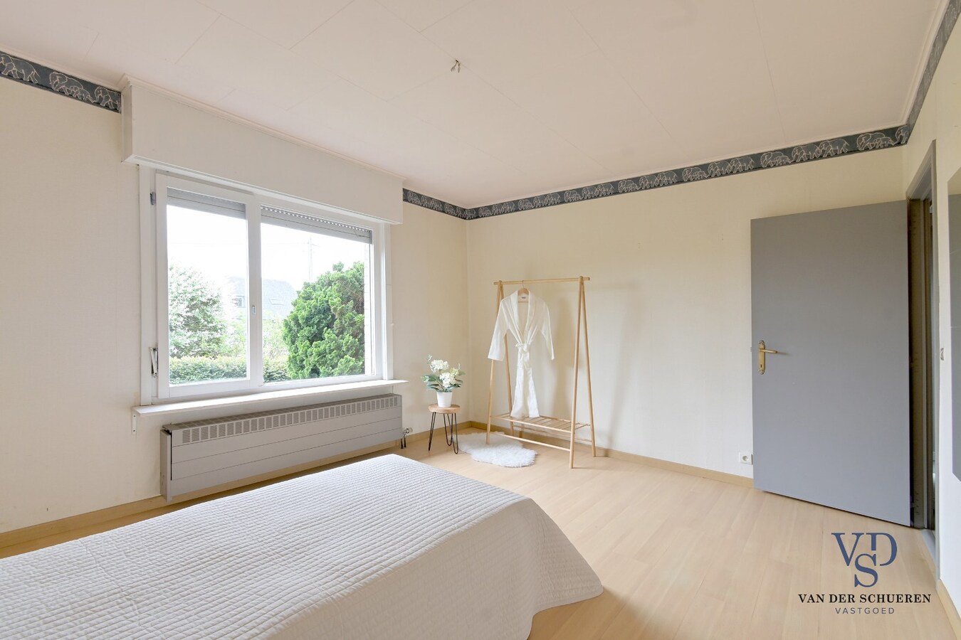 Goedgelegen bungalowwoning te Moerbeke. 