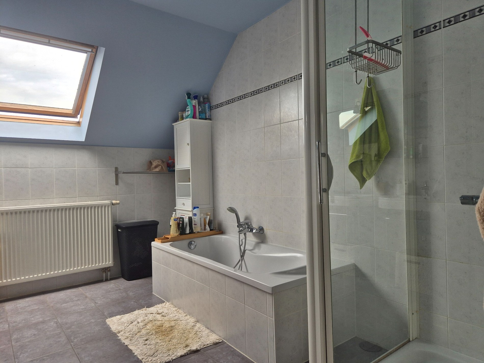 Duplex appartement met 2 slaapkamers en terras. 