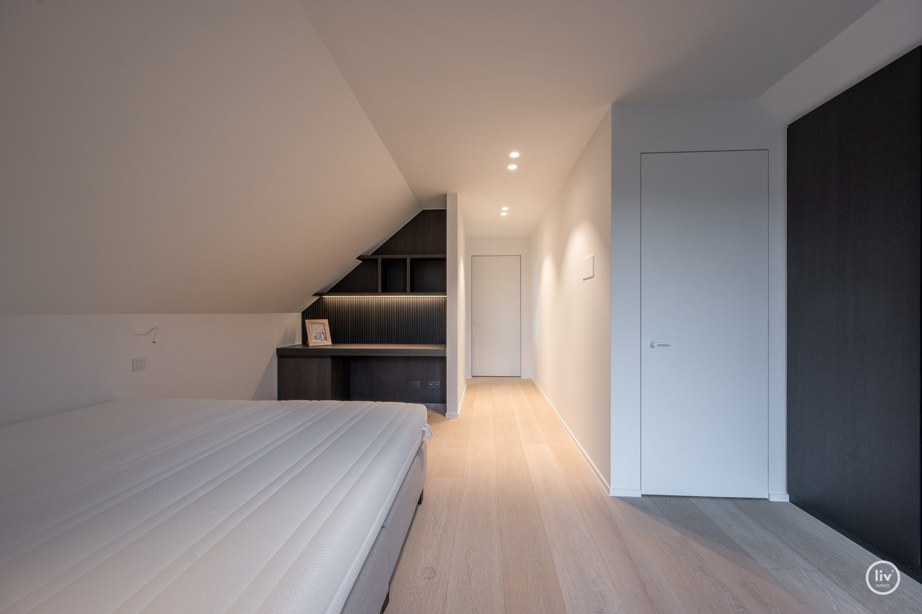 Superbe villa charmante, entièrement rénovée et joliment située dans un quartier résidentiel calme à proximité du centre de Knokke. 