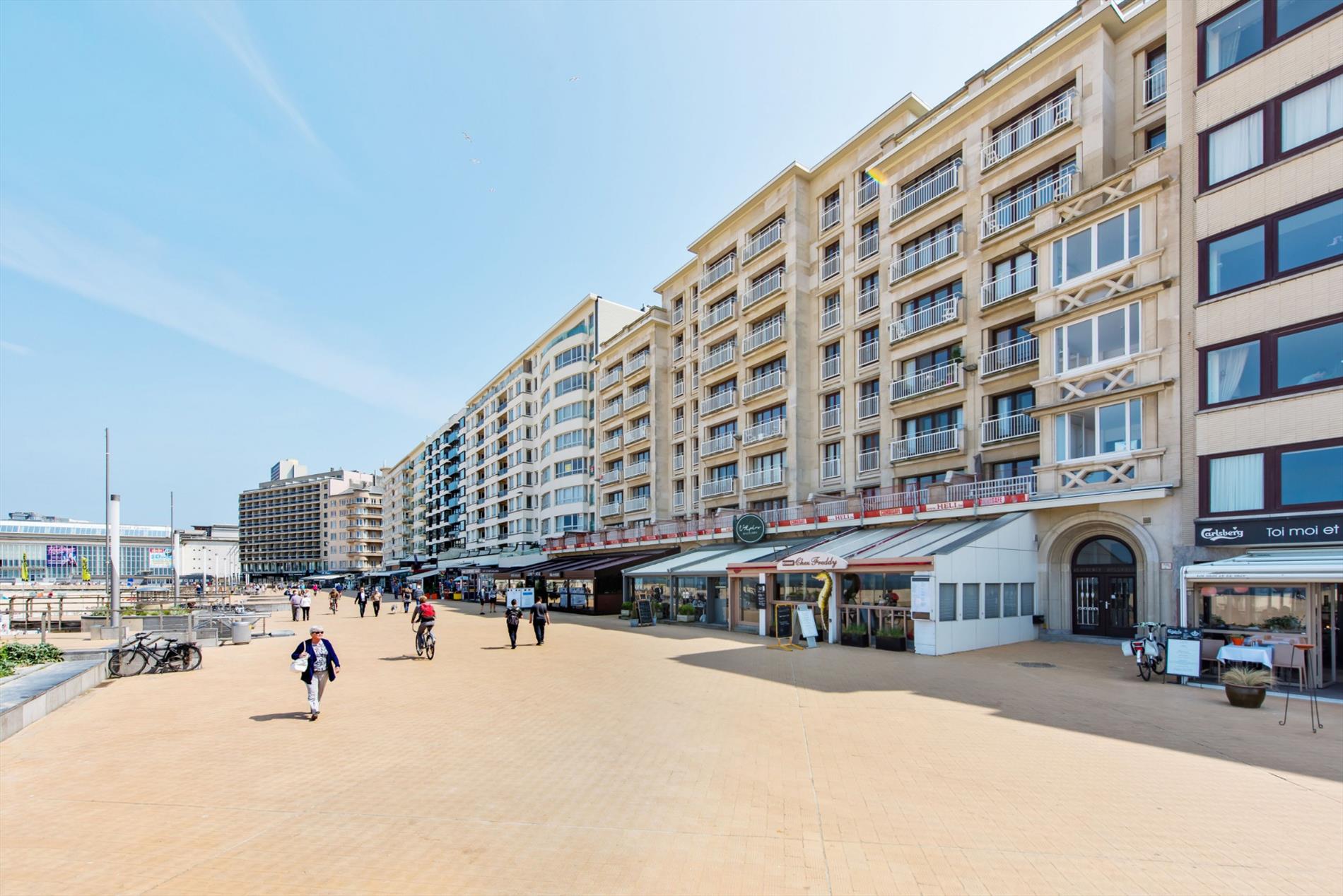 MAGNIFIQUE APP DE VACANCES . 2 CHAMBRES A COUCHER AVEC VUE FRONTAL SUR MER (GARAGE COMPRIS !!) 