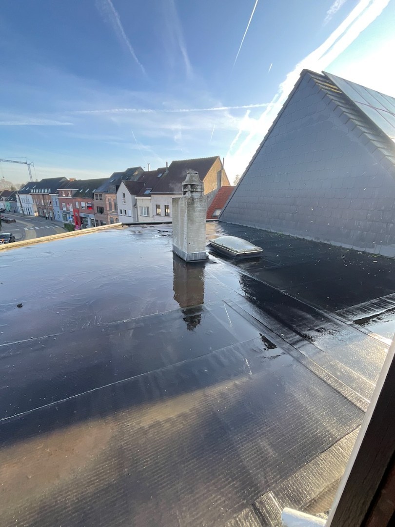 Te renoveren zes slaapkamer appartement 