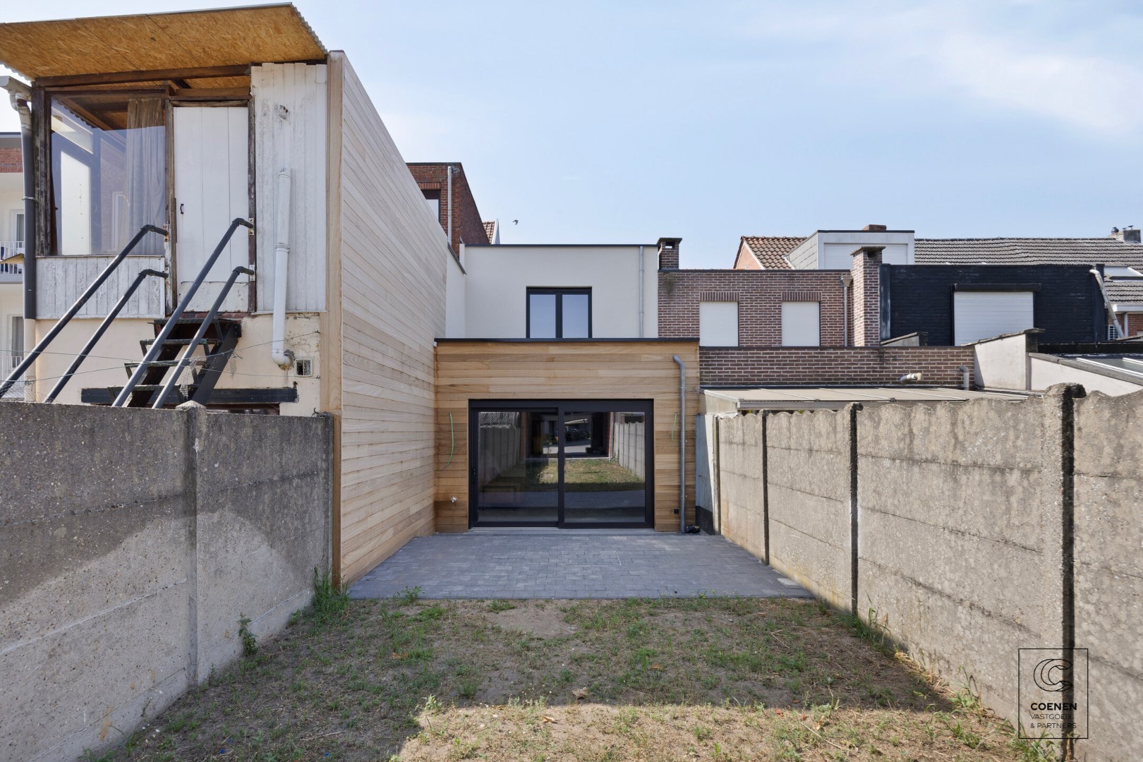 Prachtig, volledig gerenoveerde woning met 3 slaapkamers op een toplocatie te Turnhout! 