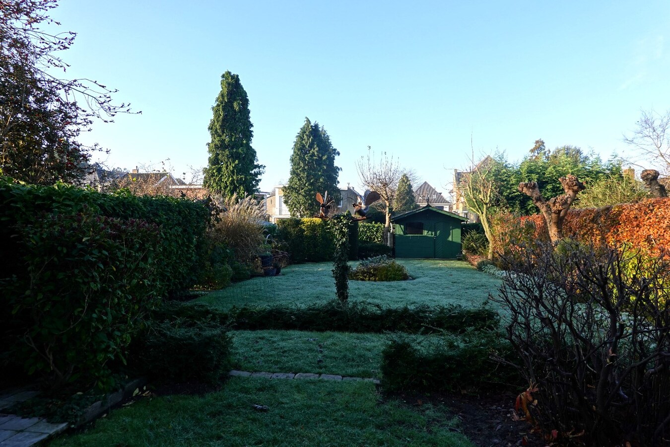 Ruime halfopen woning op uitstekende ligging 