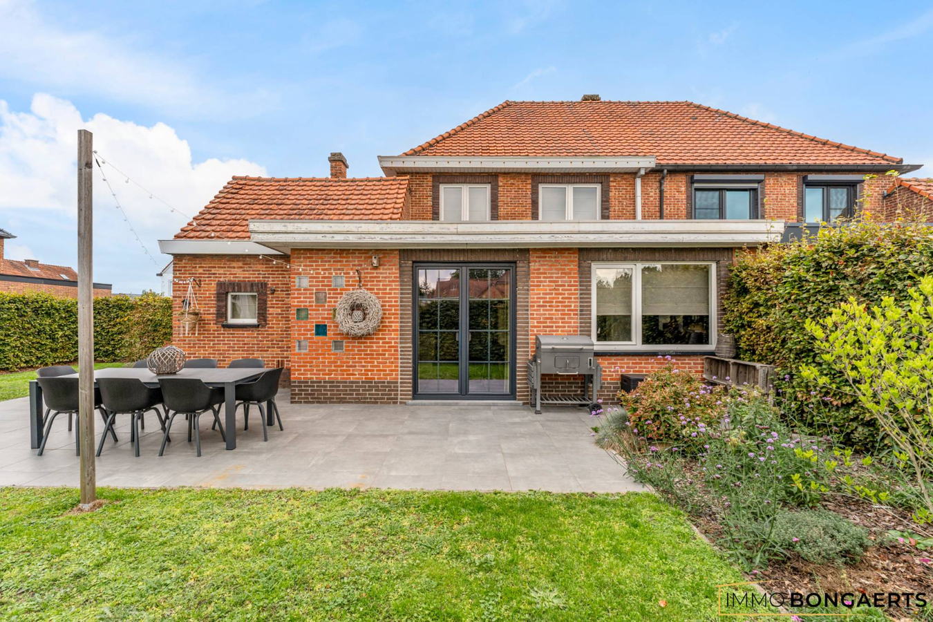 Instapklare woning op rustige ligging in As 
