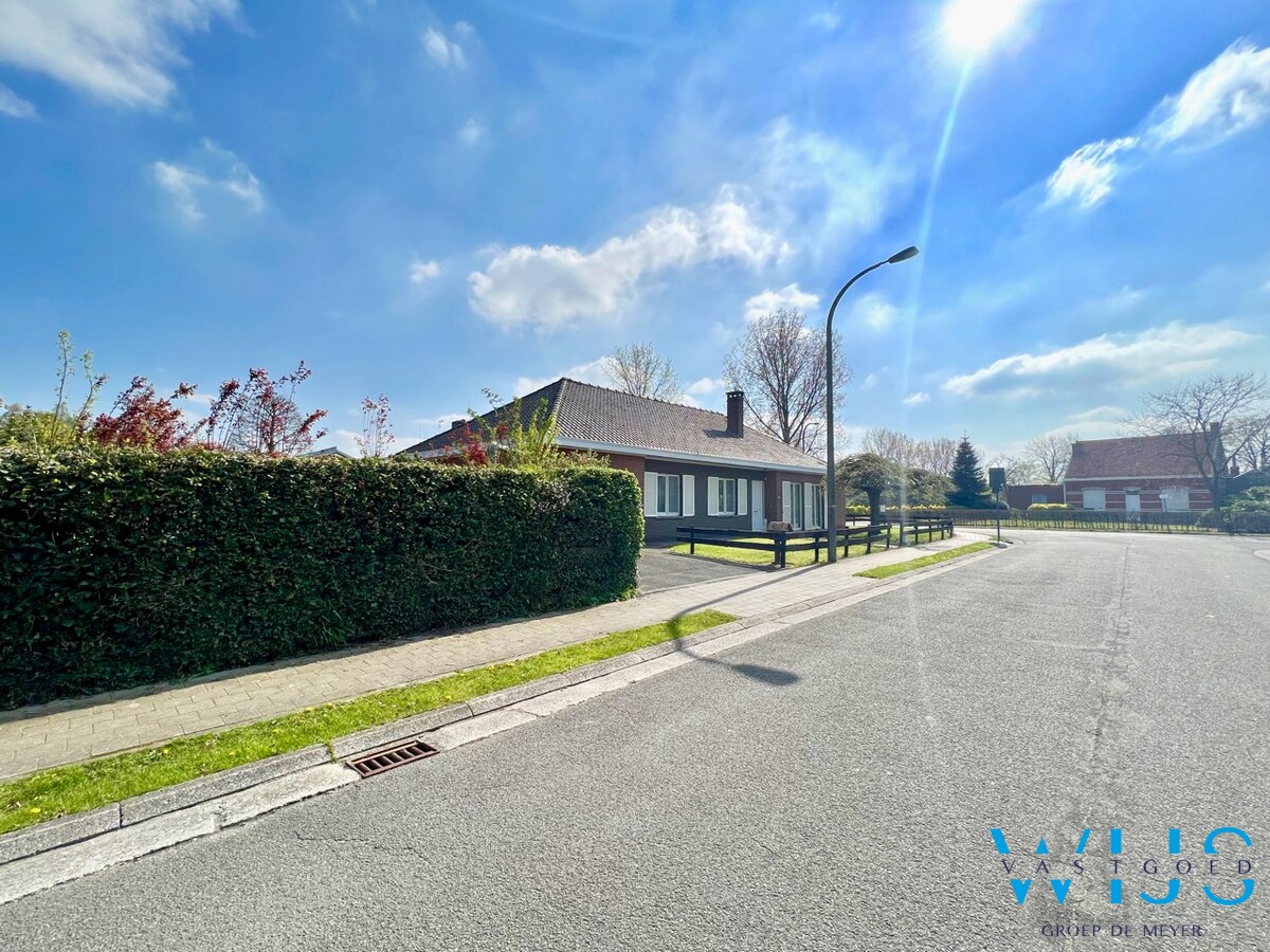 Ruime bungalow op 840 m² te KLUIZEN/EVERGEM ! 