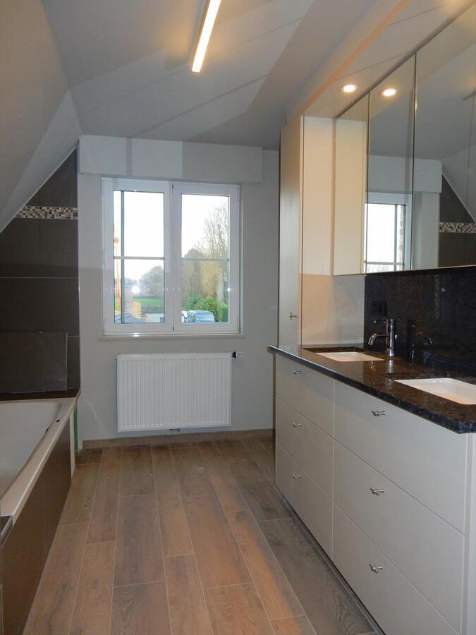 Uniek moderne nieuwbouwvilla met 4 slaapkamers 