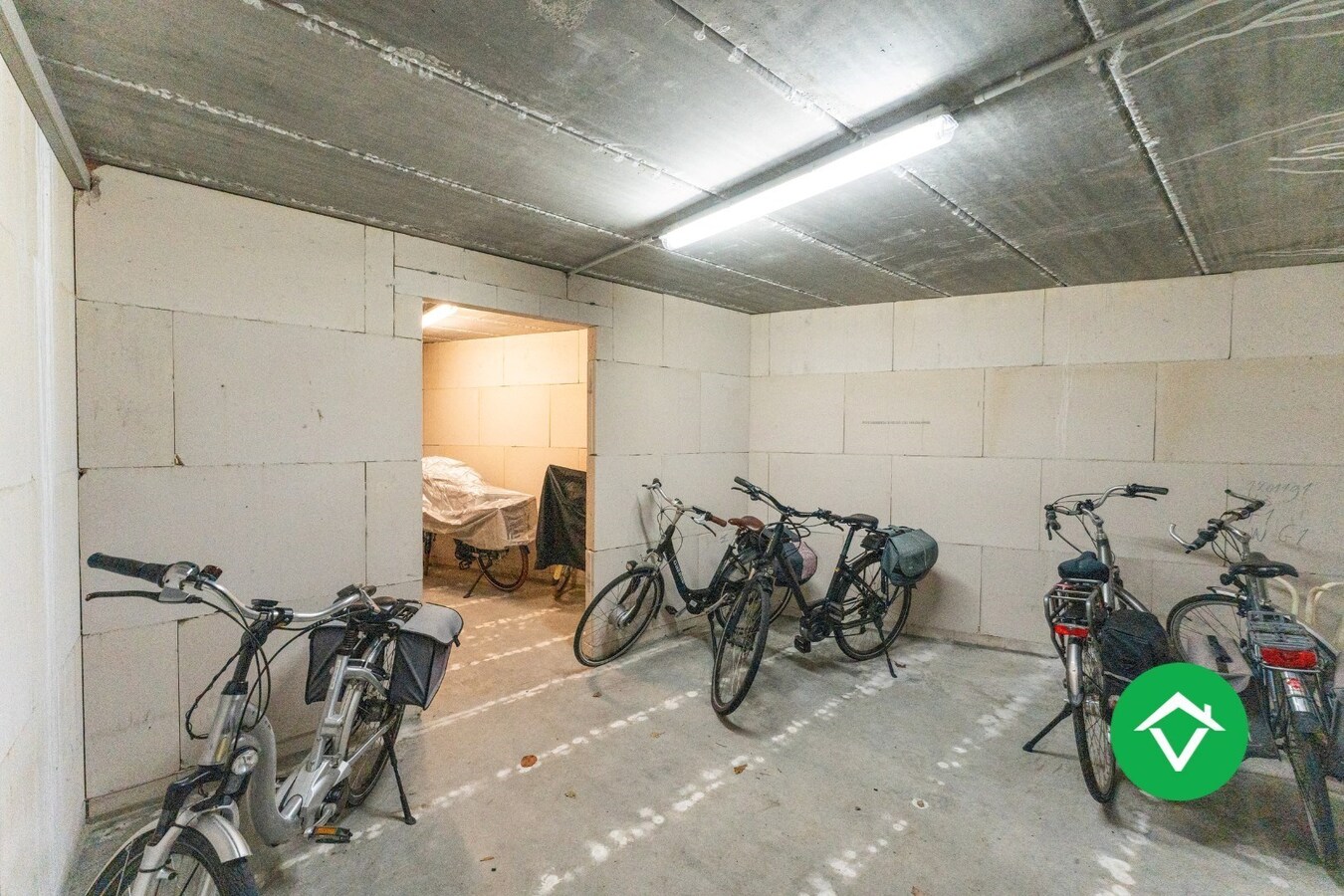 Instapklaar appartement met 2 slaapkamers en grote terrassen te Leke 