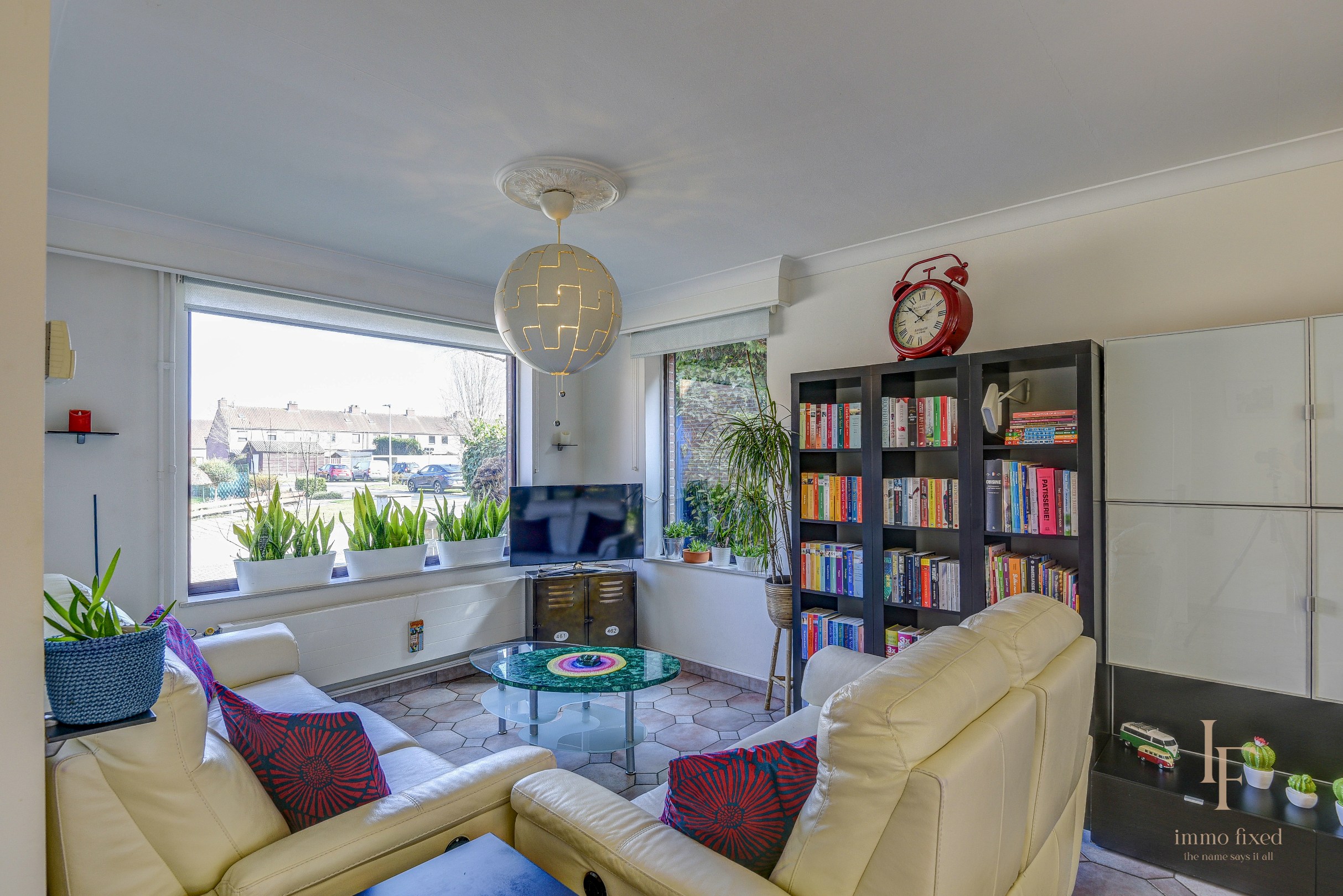 Charmante gezinswoning met groot terras en tal van mogelijkheden! 