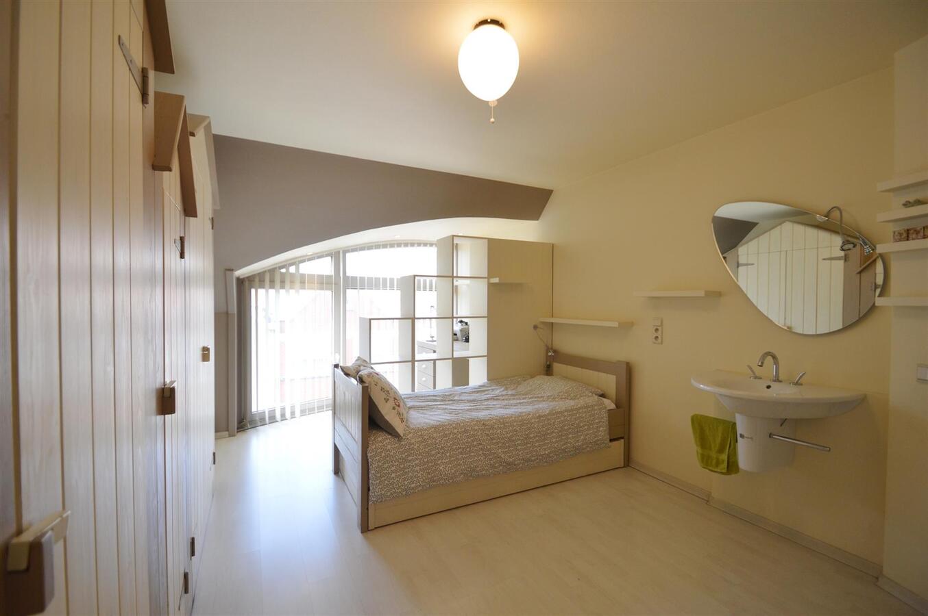 Knappe gezinswoning met mogelijkheid tot vrij beroep - Heist 