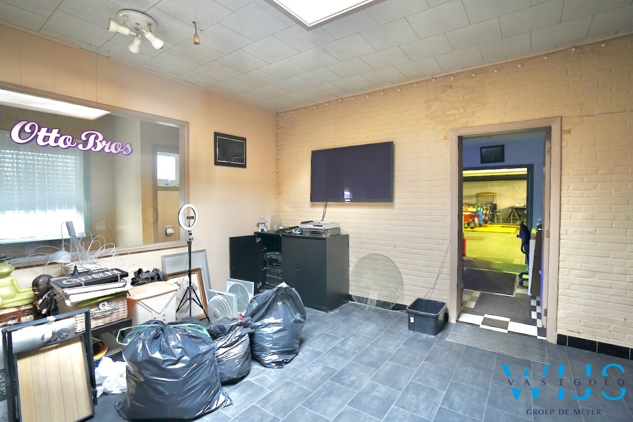 Woonhuis met loods te Sleidinge ! 