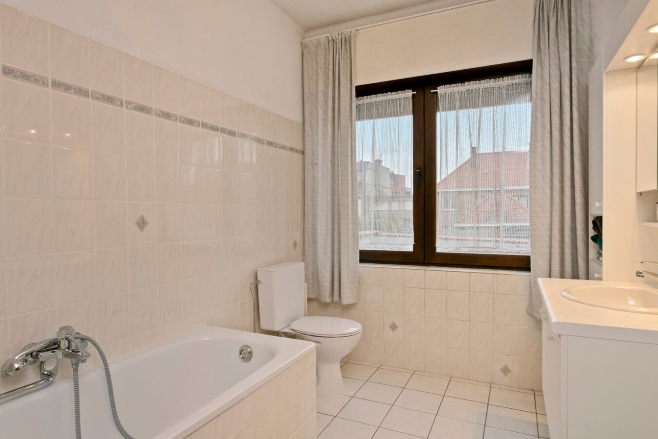 Centraal gelegen gezinswoning met dubbele garage te Zeebrugge 