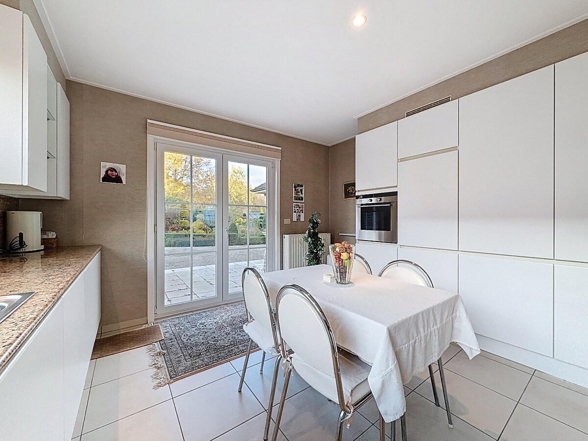 Prachtige laagbouwwoning op 10 are nabij centrum Zottegem 