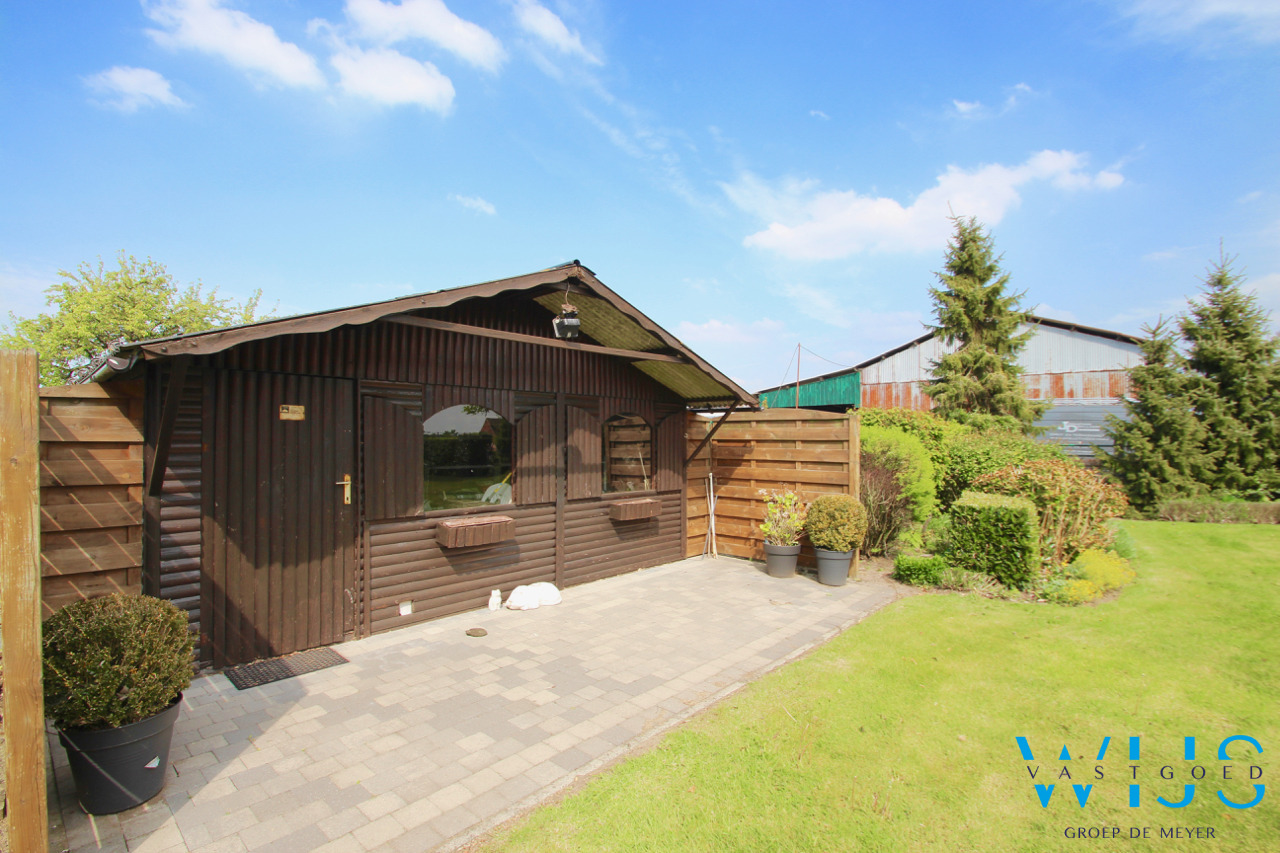 Prachtige instapklare en ruime woning op 1547m²  te OOSTEEKLO 