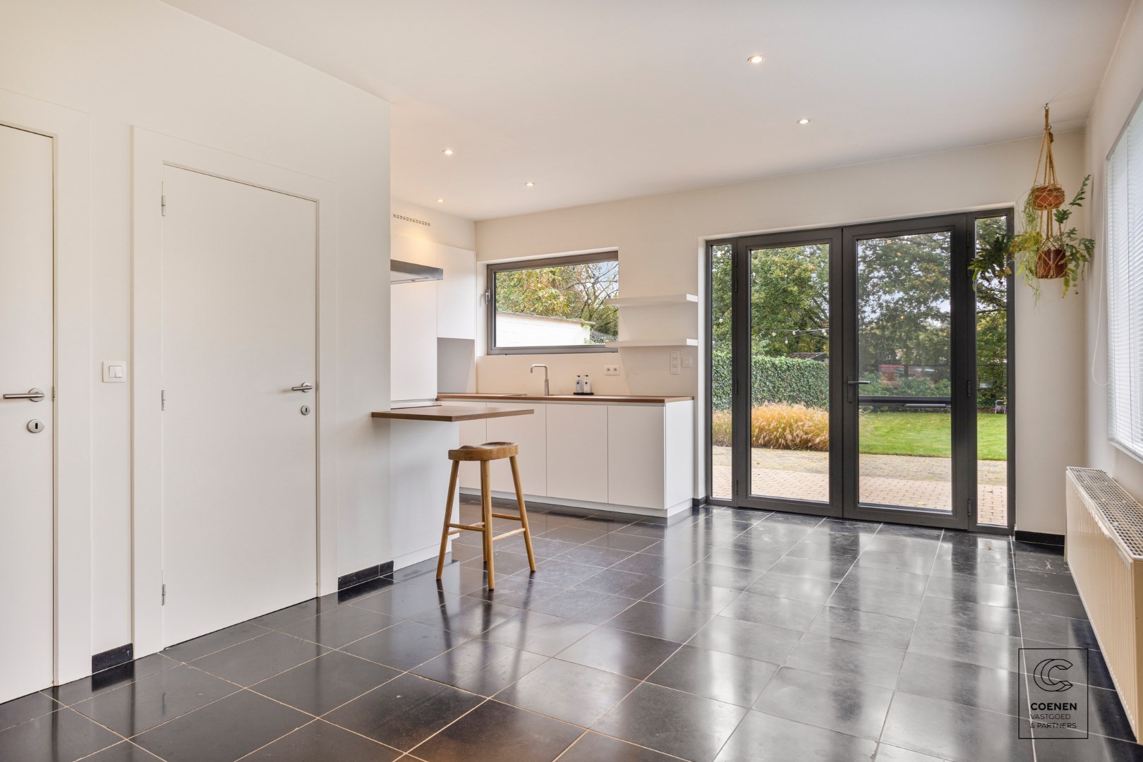 Gerenoveerde HOB te huur met 3 à 4 slaapkamer op een TOPlocatie te Schilde! 