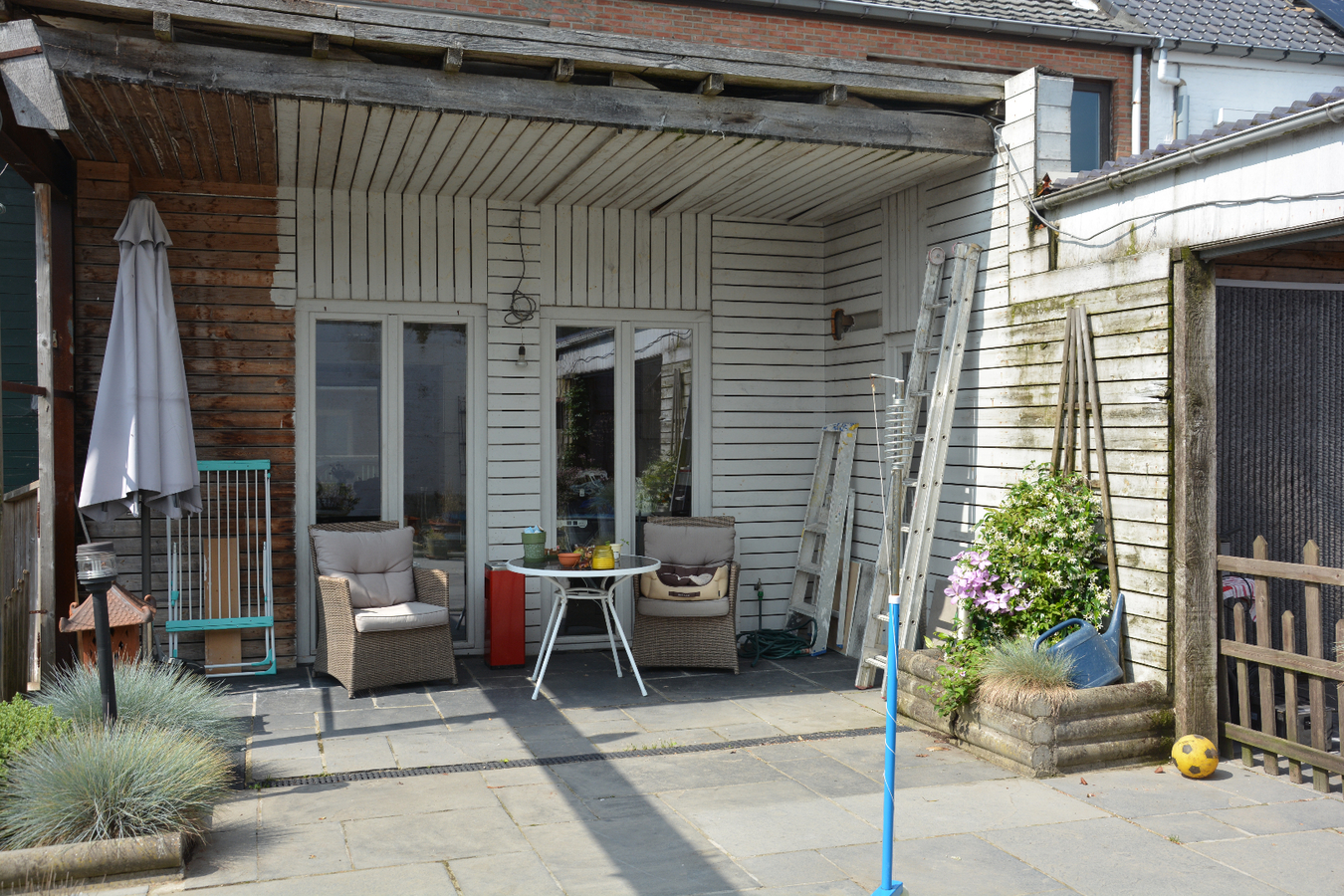 Ruime moderne woning aan het centrum van Aartrijke 