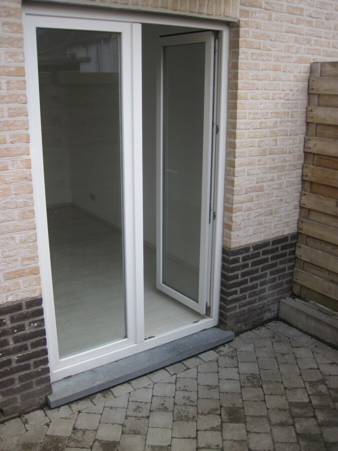 Uitstekend gelegen appartement. Geen vaste kosten ! 