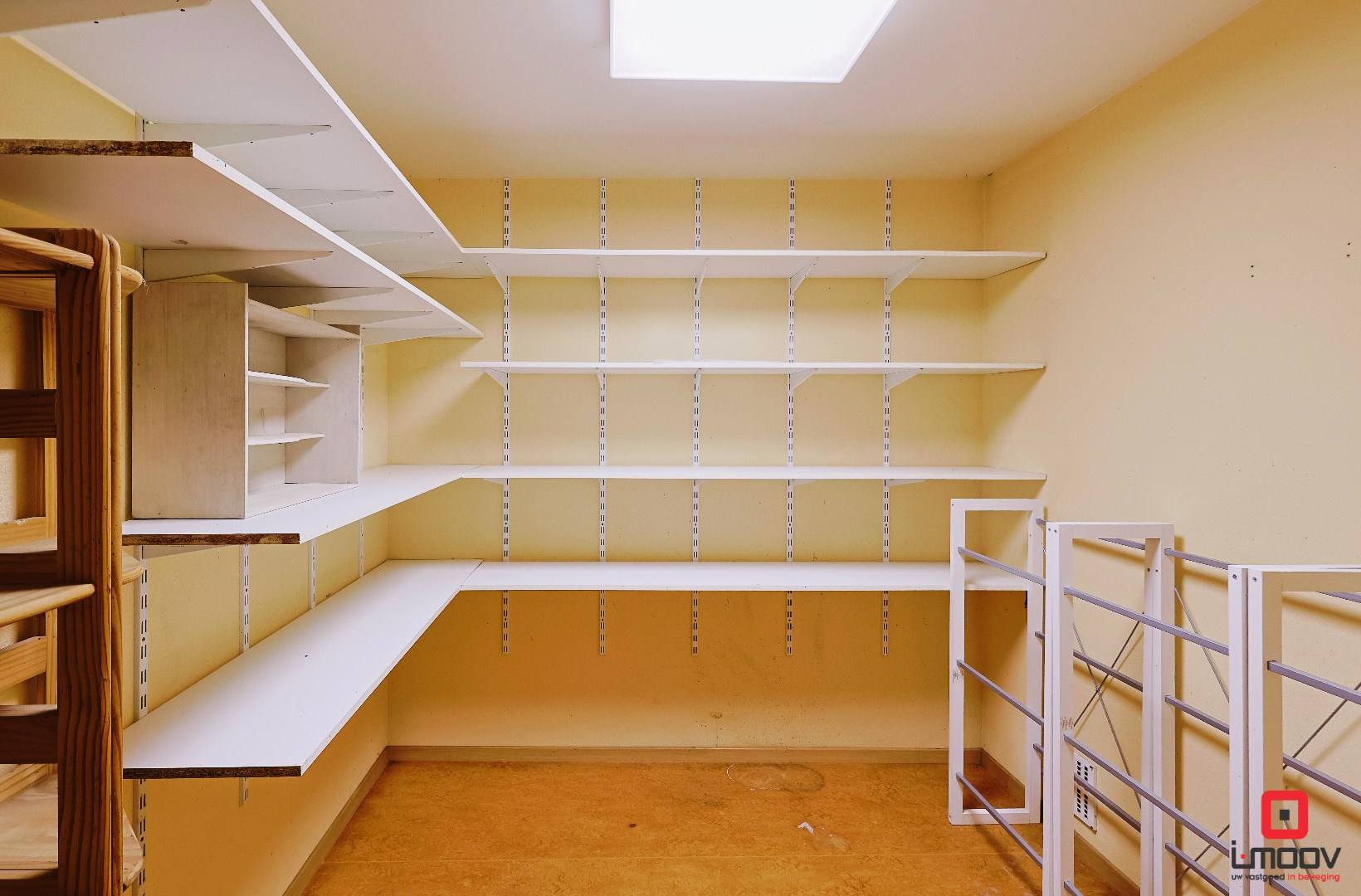 Bel-etagewoning met tuin, loods (450 m²) en tal van mogelijkheden 