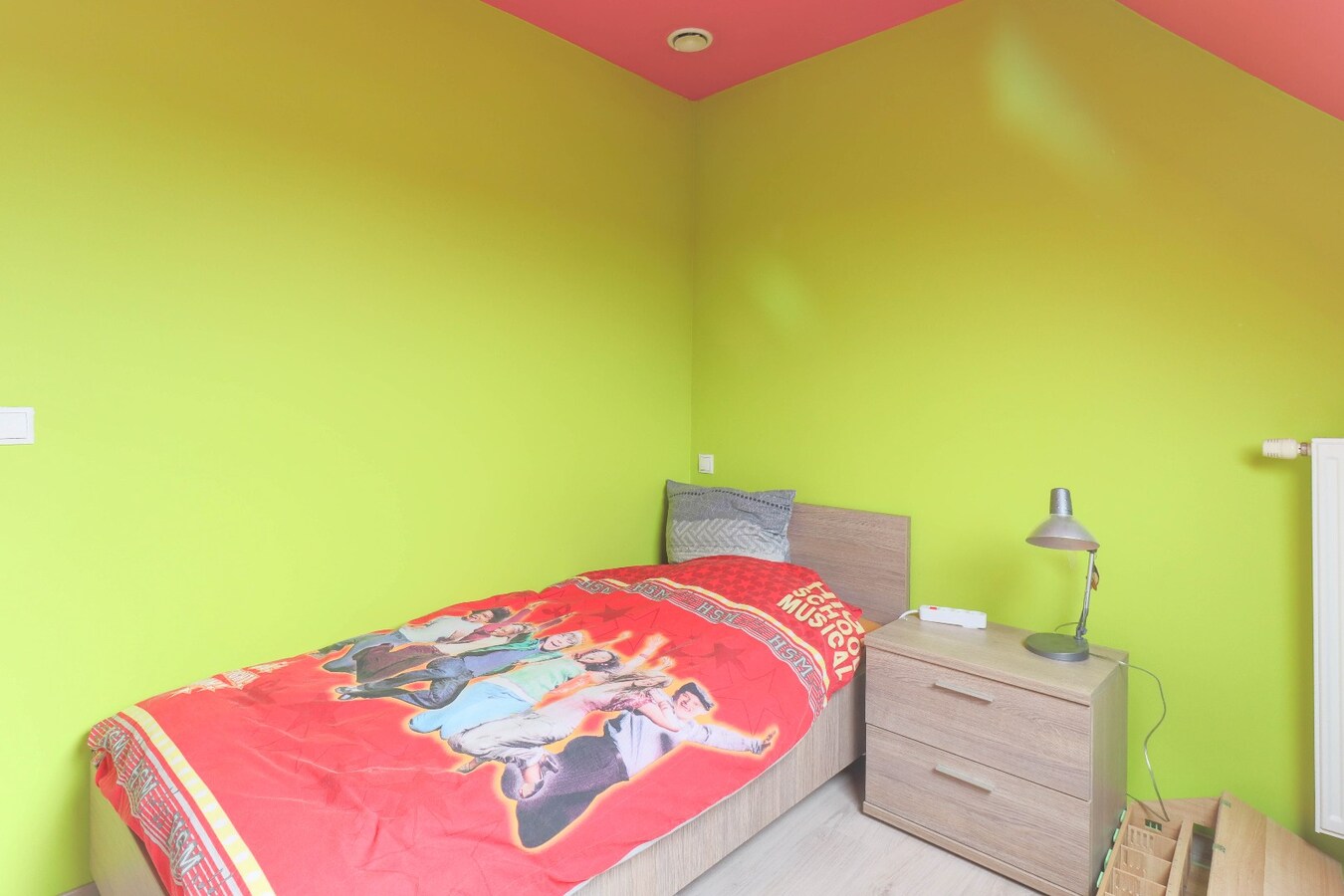 Instapklare recente woning met garage te koop in Heule ! 