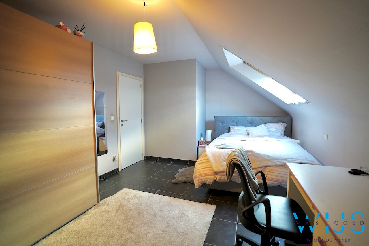 Instapklaar &amp; energiezuinig appartement in HET centrum van Ertvelde ! 