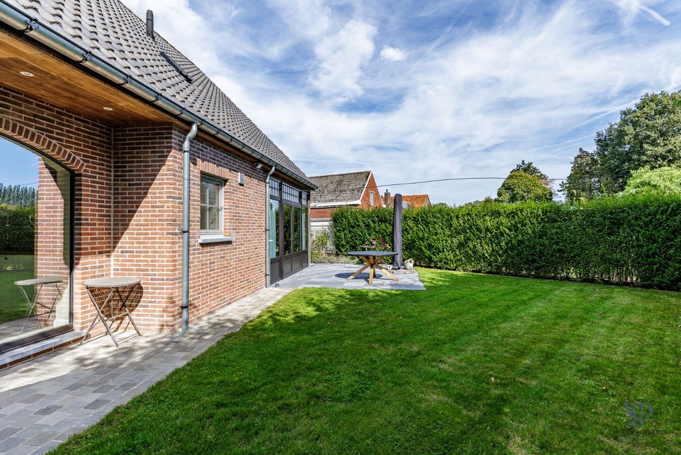 Hedendaagse villa in landelijke stijl 