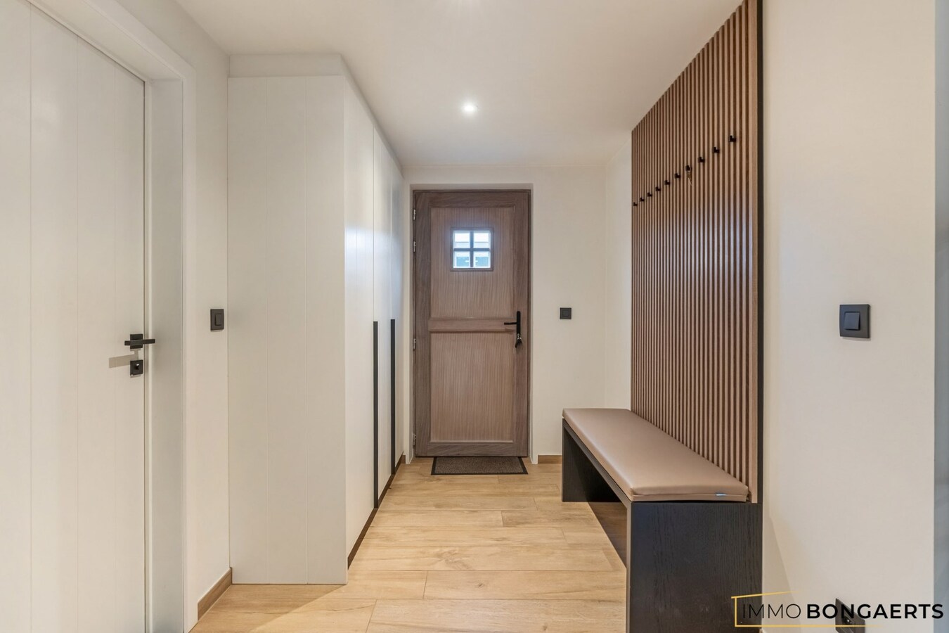 Gerenoveerde woning met 4 slaapkamers op rustige ligging 