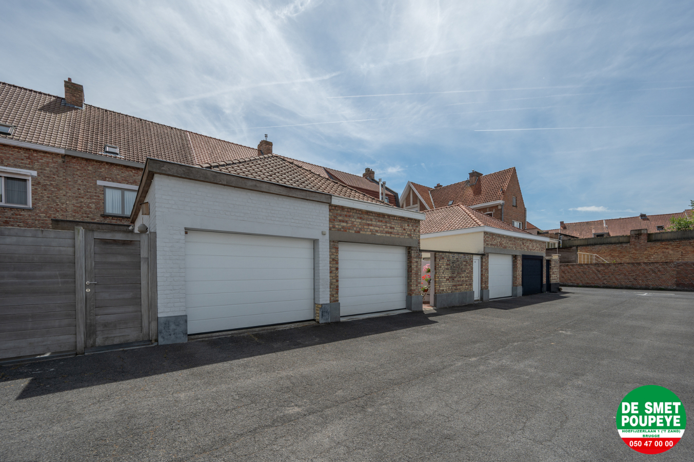 Verrassend ruime en goed onderhouden woning met ruime garage 