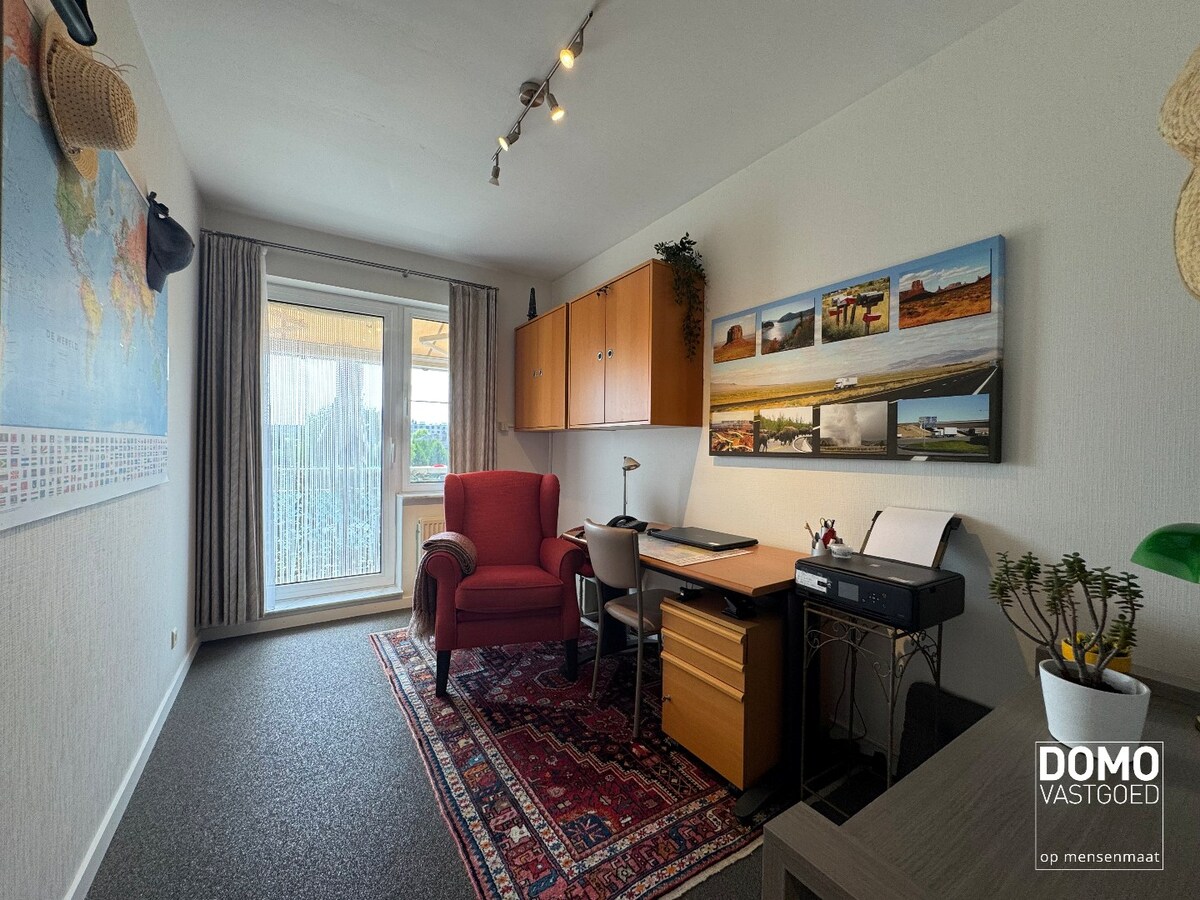 Ruim appartement van 121 m² met drie slaapkamers, twee terrassen en privatieve garagebox op toplocatie in Hasselt 