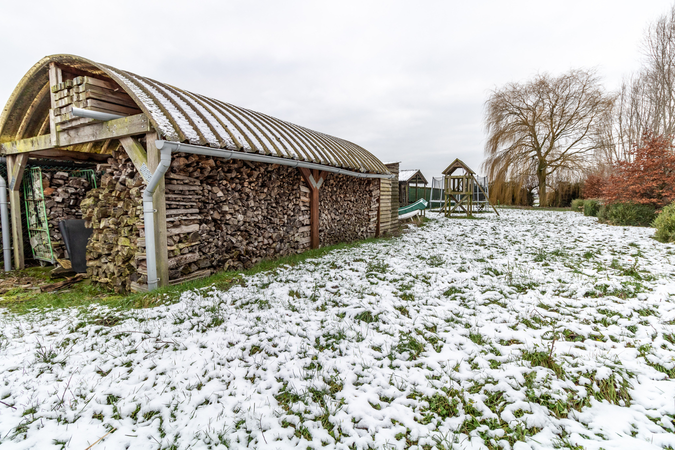 Charmante woning op 2329m² te Kortemark 