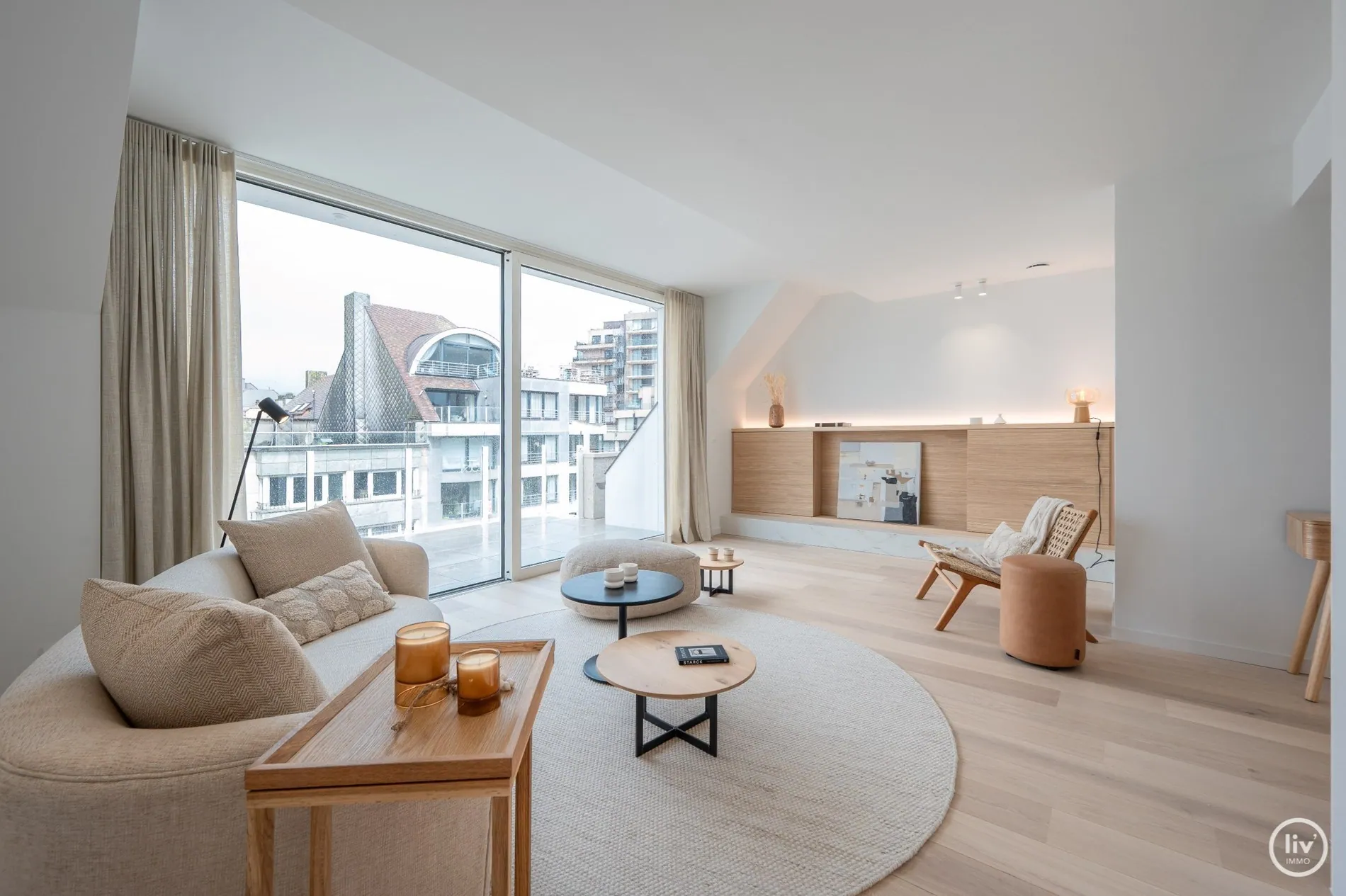  Superbe appartement en duplex de 3 chambres dans le projet de construction Carolus avec une belle largeur de façade.