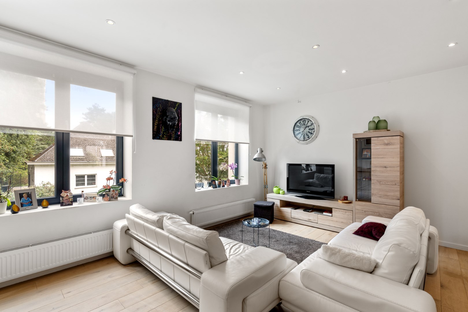 Magnifique appartement de 2 chambres avec terrasse ensoleillée à proximité du centre. 