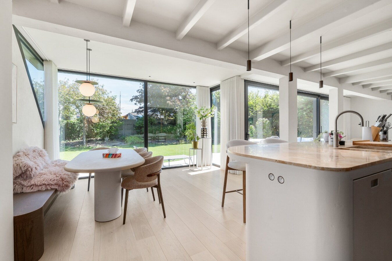 Exclusief gerenoveerde villa in een rustige doodlopende straat nabij het centrum van Knokke 