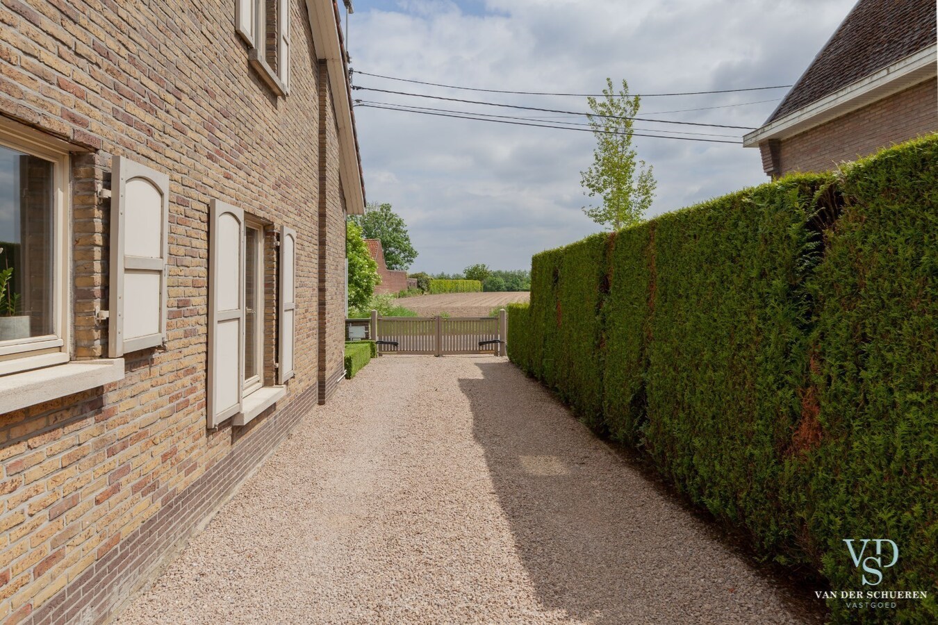 Landelijk wonen  (op gelijkvloers). 