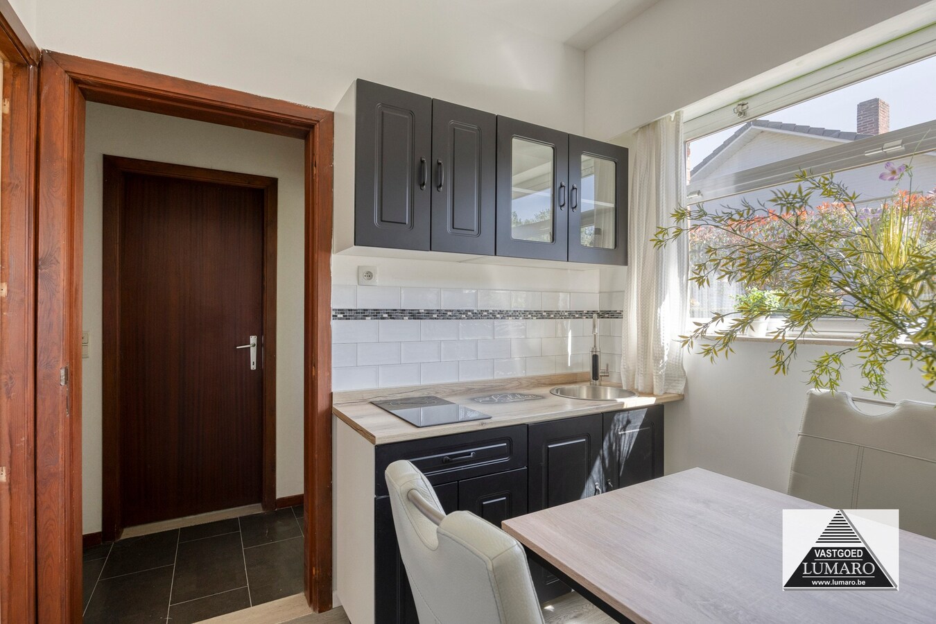 Residentiel gelegen woning met 3 ( 5 ) slaapkamers, garage. Bosomgeving! Gelijkvloers wonen. 