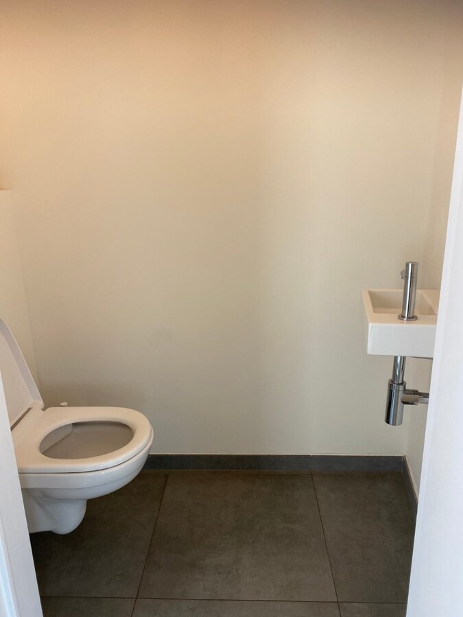 Half Open Nieuwbouw. Op 750 m van Gent-St-Pieters én aan tramhalte. 