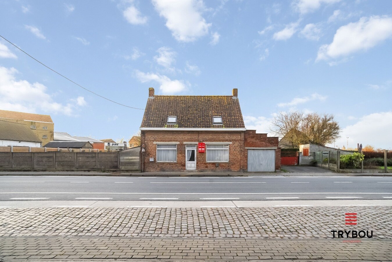 Zongerichte, te renoveren woning op ruim perceel van 618m² 