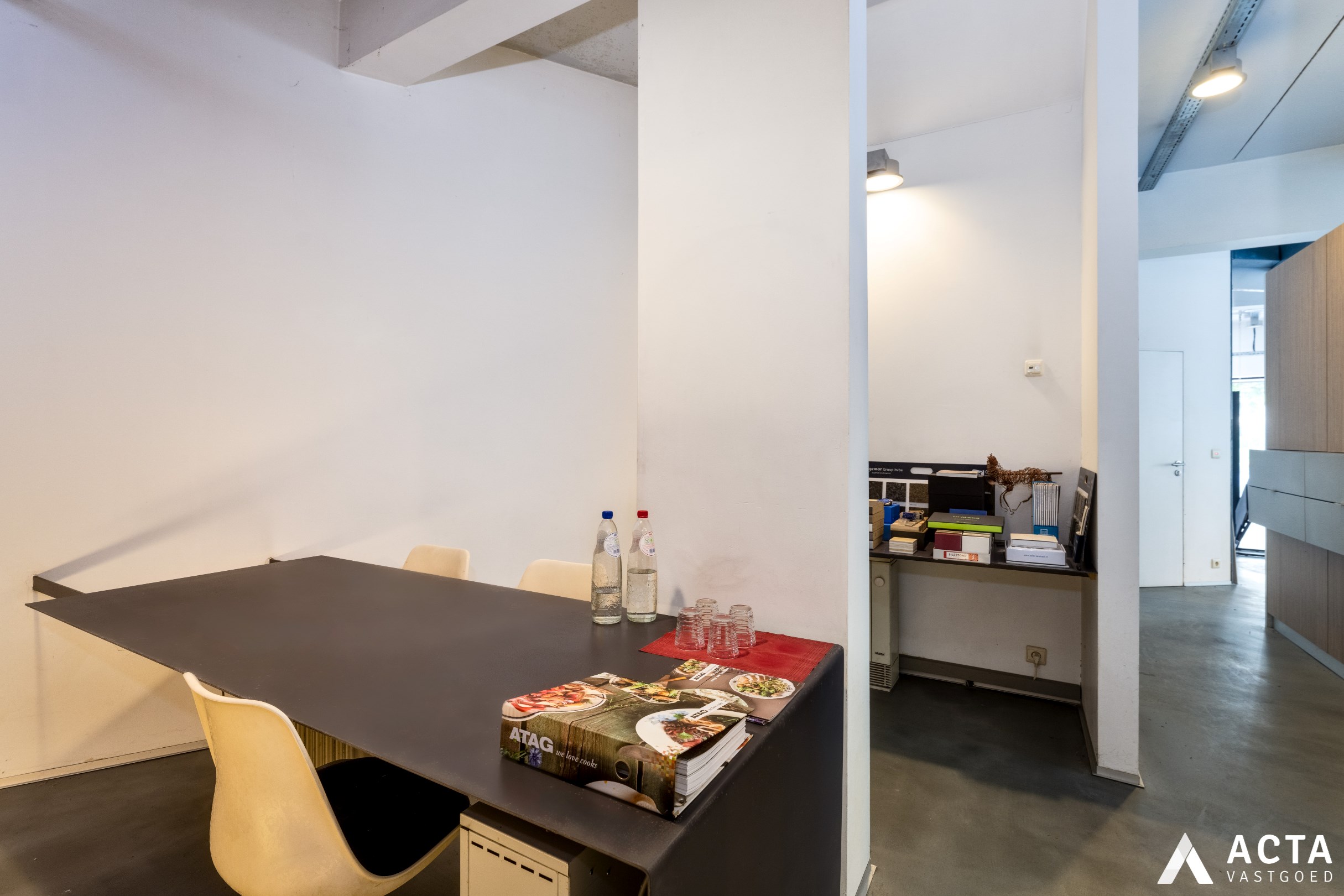 Uitstekend gelegen handelspand met uitzonderlijke visibiliteit 