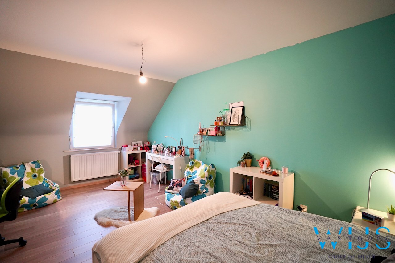 INSTAPKLAAR woonhuis met ZUIDgerichte tuin te Boekhoute ! 