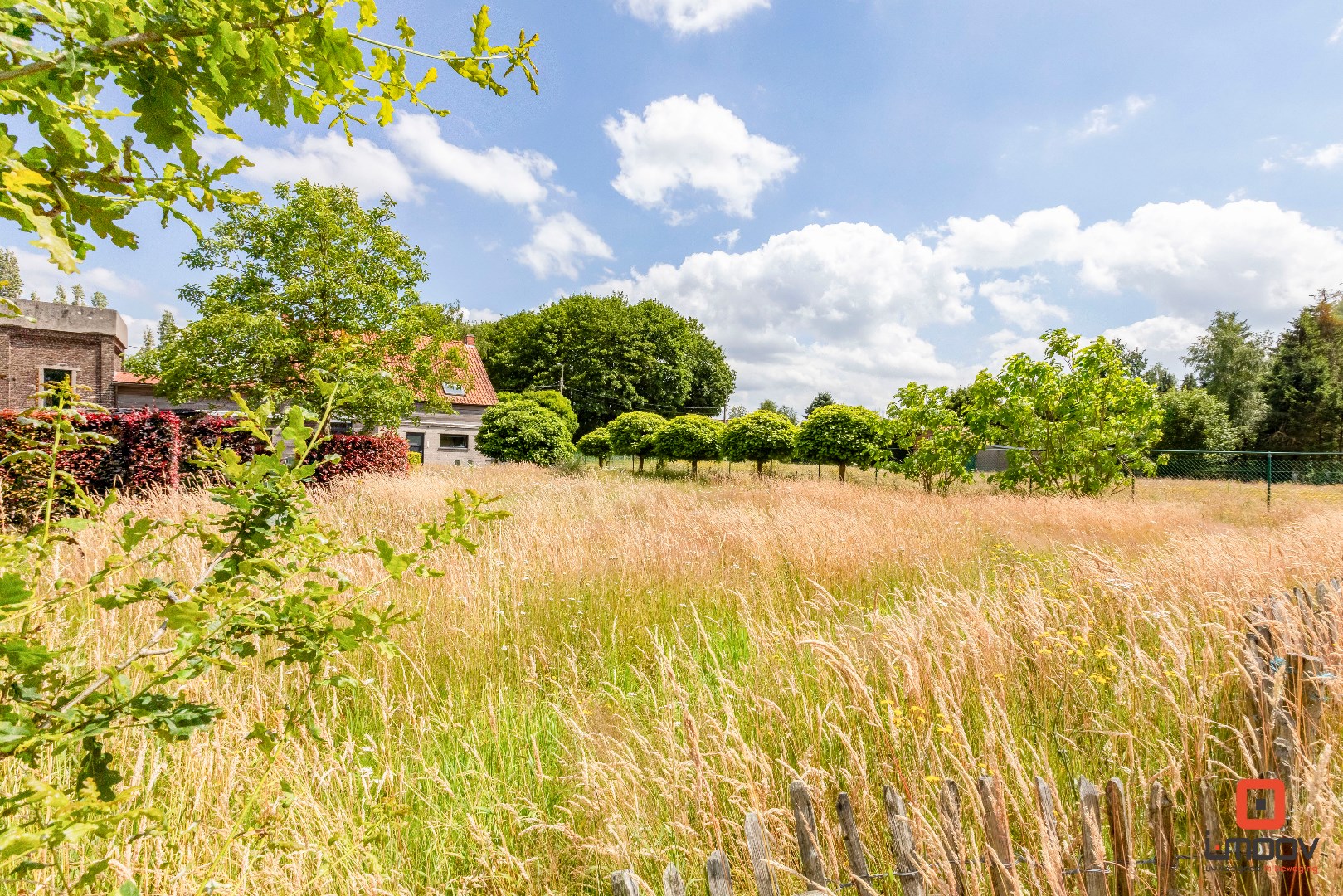 Charmante, instapklare woning met grote stadstuin in Deinze! 