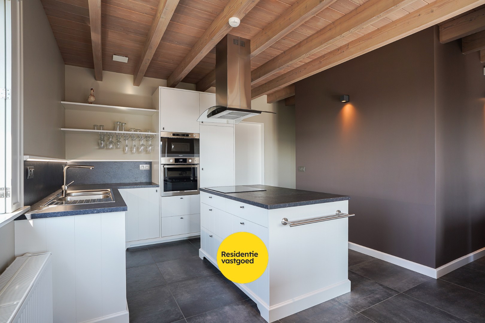 Open bebouwing te koop met uniek potentieel! 