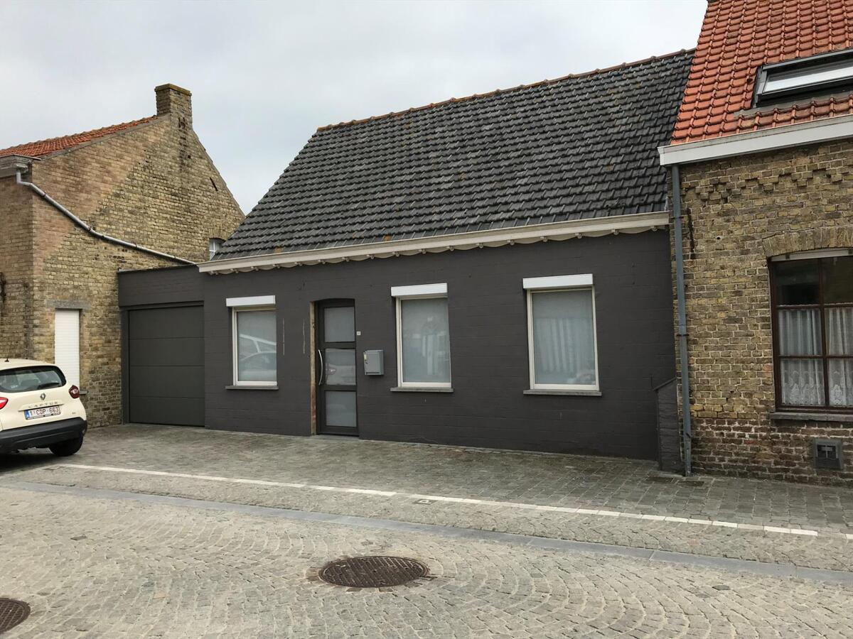 Gezellige rijwoning met grote garage - Centrum Nieuwkapelle 
