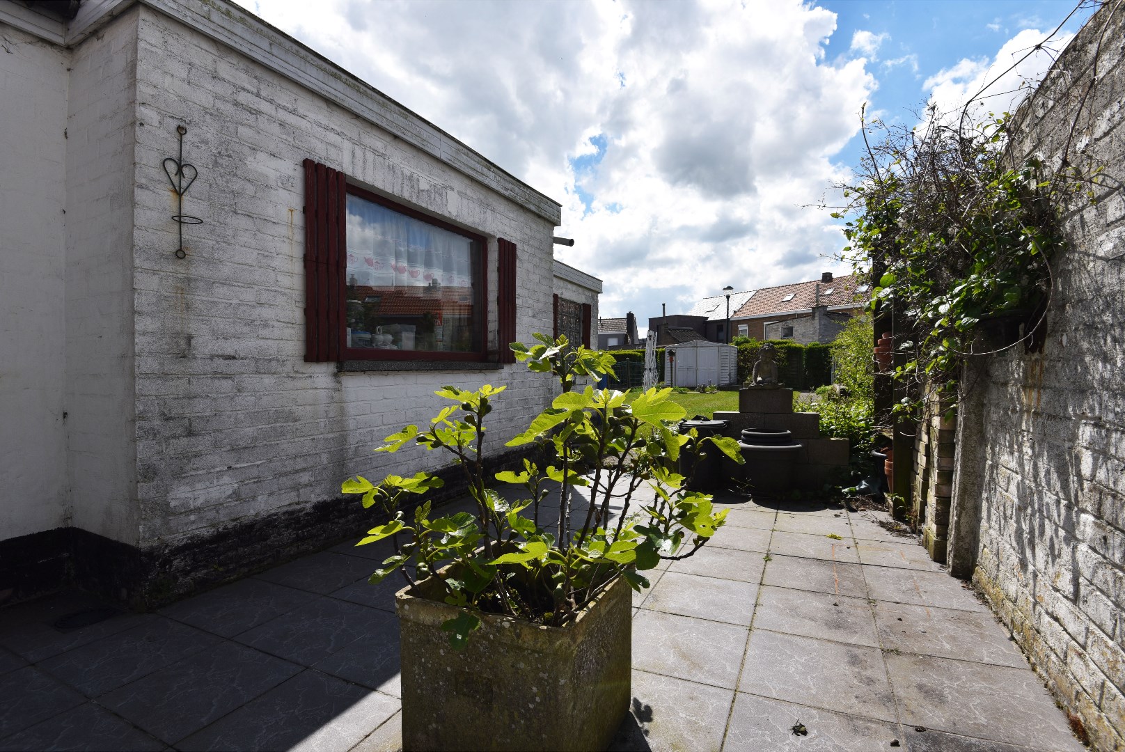 Op te frissen rijwoning met 3 slpks en tuin te Blankenberge (Uitkerke) 
