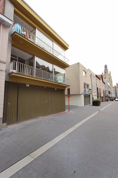 Appartement met 2 slaapkamers en garage in centrum van Roeselare 