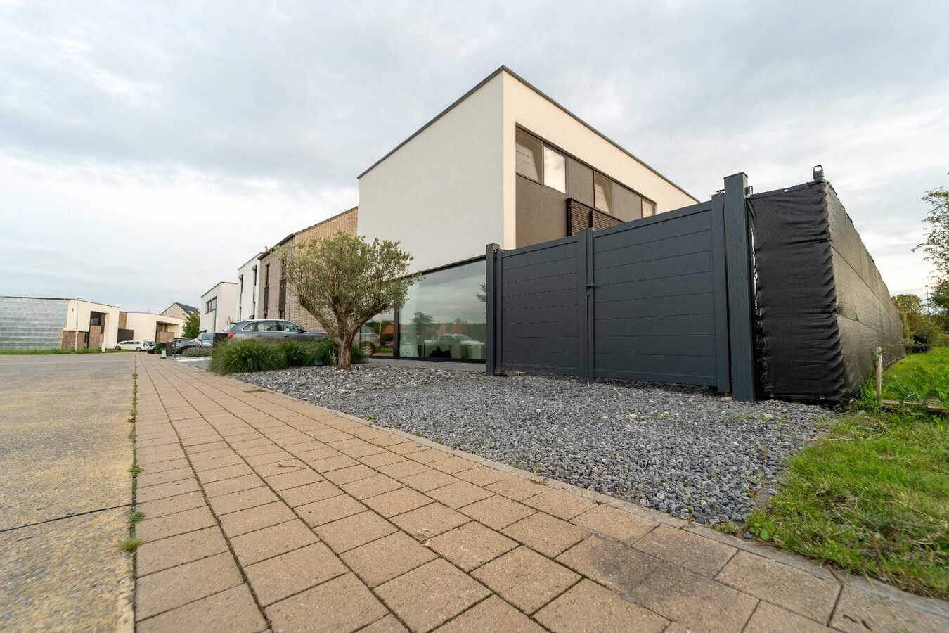 Prachtige villa met tuin, terras &amp; garage in Hasselt - 3 slaapkamers, bouwjaar 2019. 