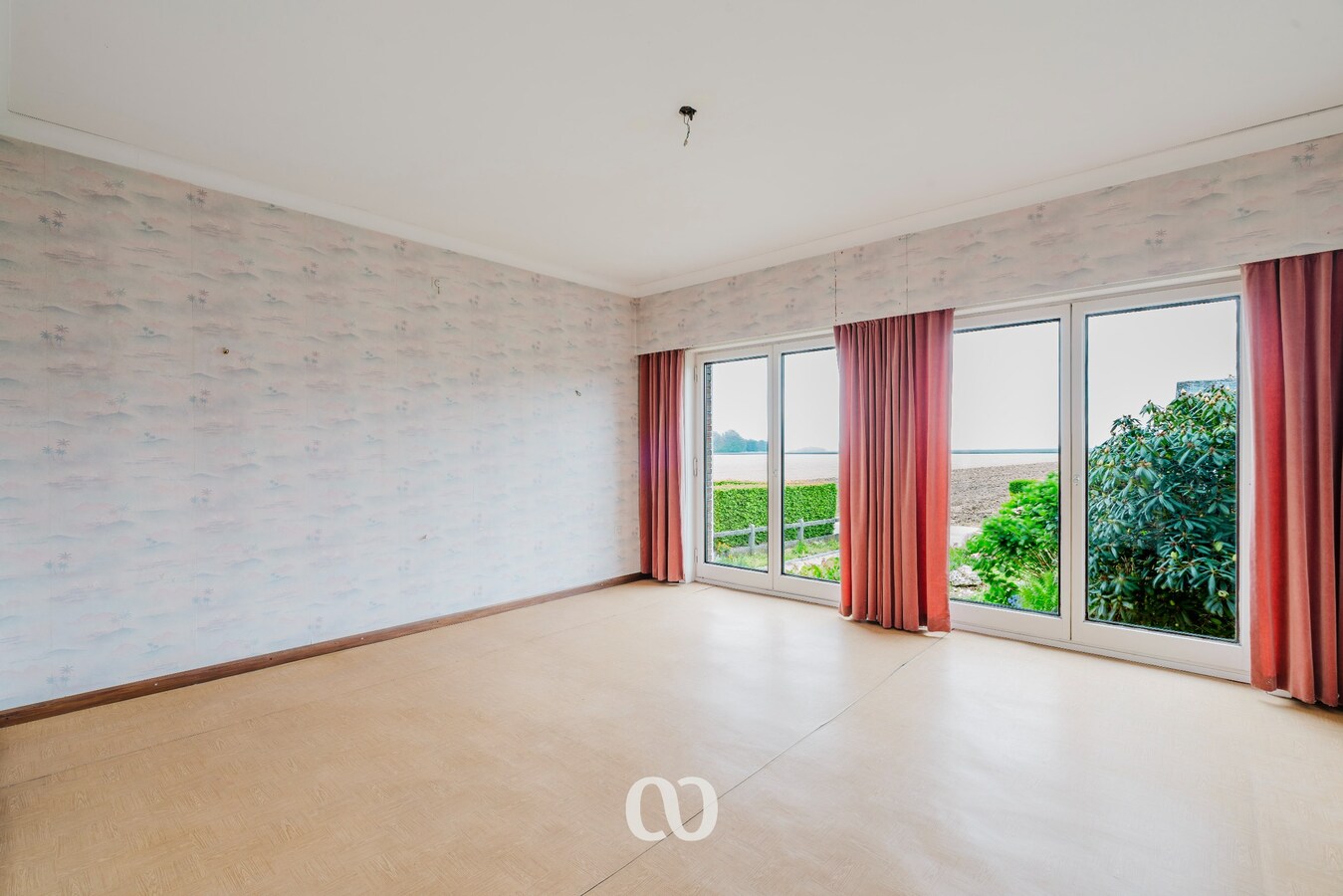 Bungalow met prachtig uitzicht en volledige onderkeldering in Heurne 