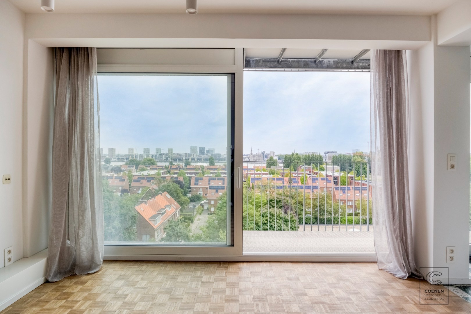 Volledig gerenoveerd appartement op toplocatie te Linkeroever 