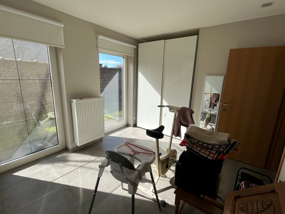 Luxueus én ruim gelijkvloers appartement in rustige omgeving. 