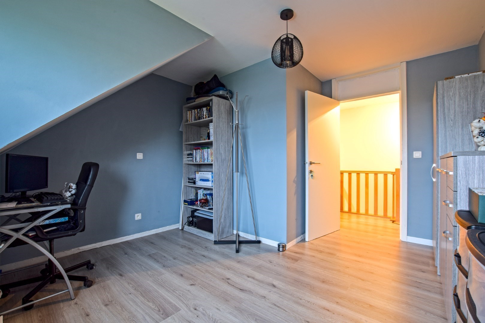 Instapklare halfopen woning met prachtige vergezichten op 386 m² te Nieuwkapelle! 