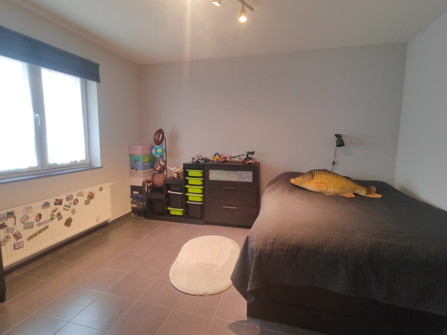 Verzorgd appartement met 2 slaapkamers en garage 